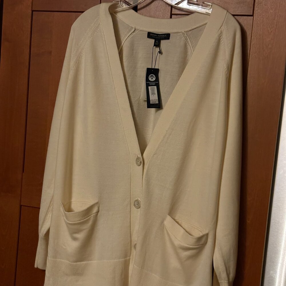 Banana Republic W Sz XL100% Merino Extra Fine Wool NWT Cream V-neck Cardigan